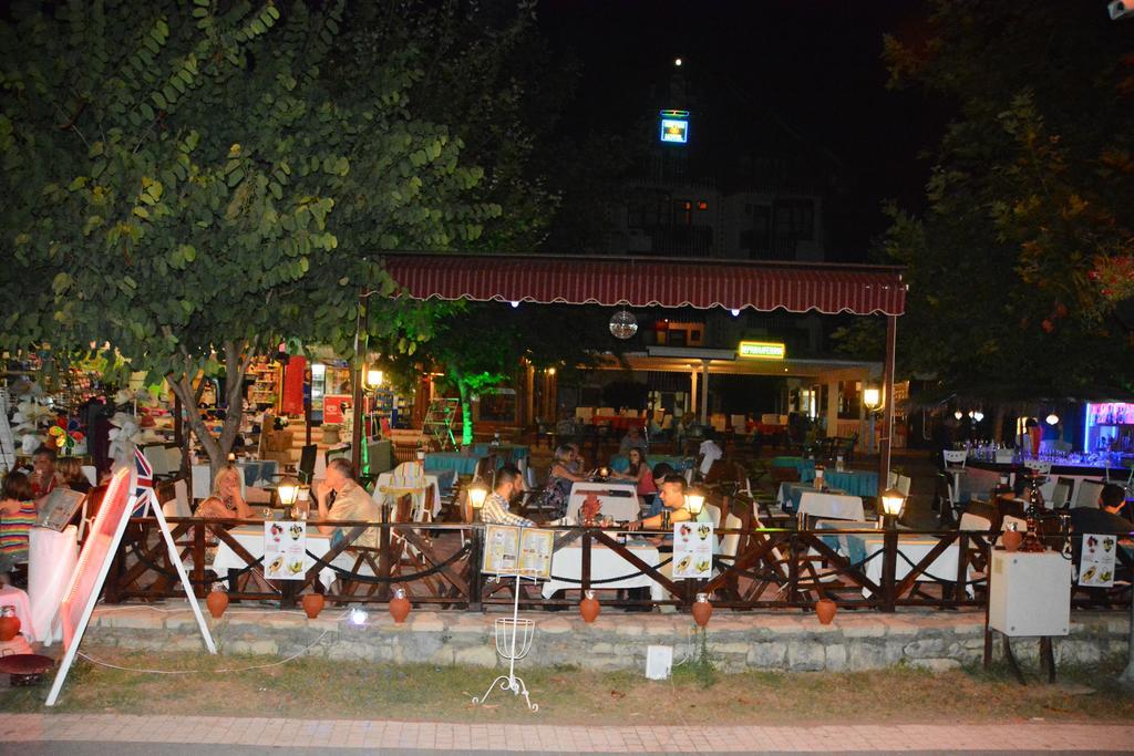 Neptun Hotel Side Buitenkant foto